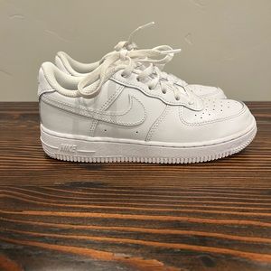 Nike Youth Force 1 LE in White